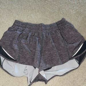 Lululemon Hotty Hot low rise 2.5 in shorts